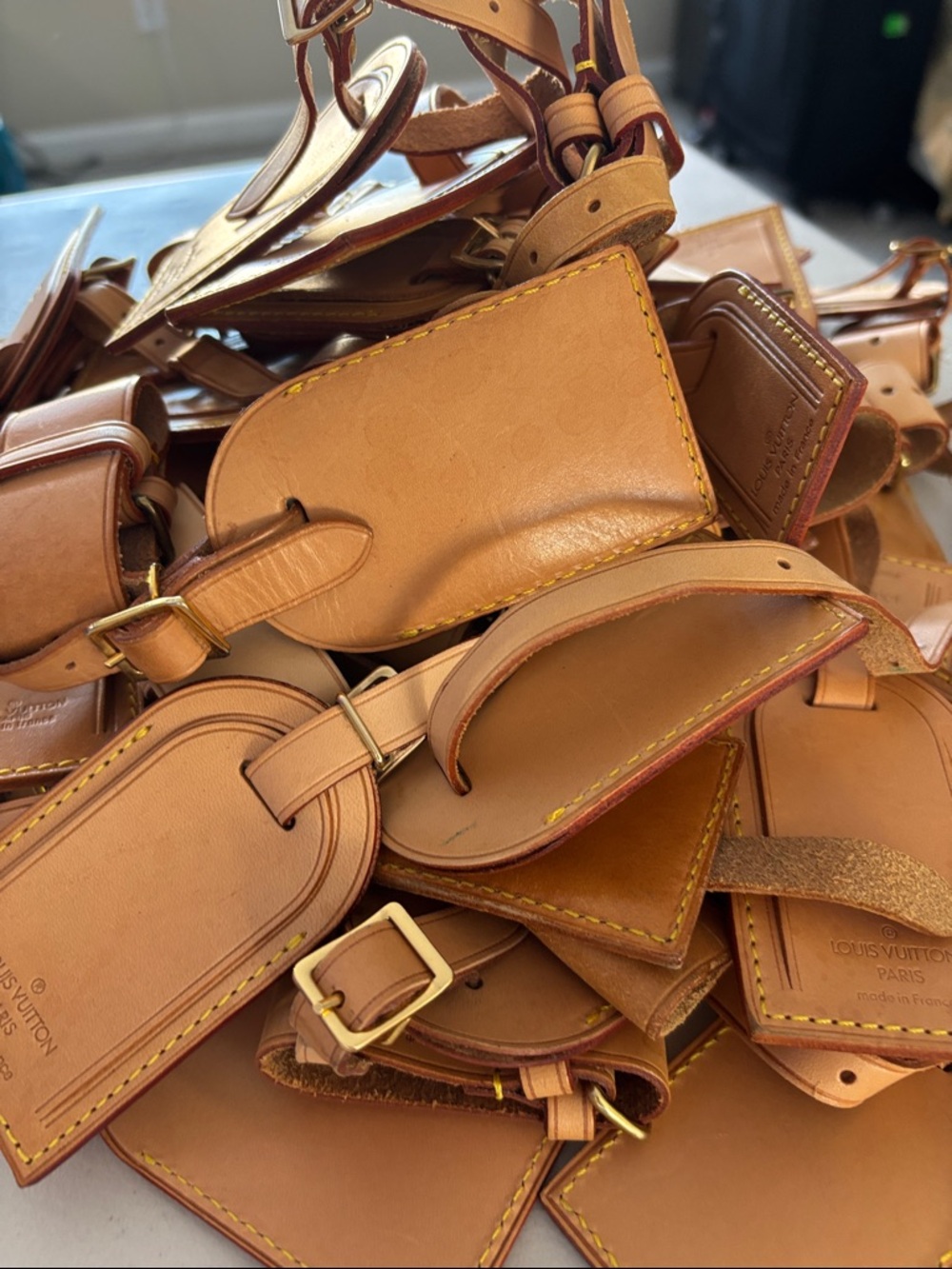 Random LV luggage tag pull- This listing is for my live show!